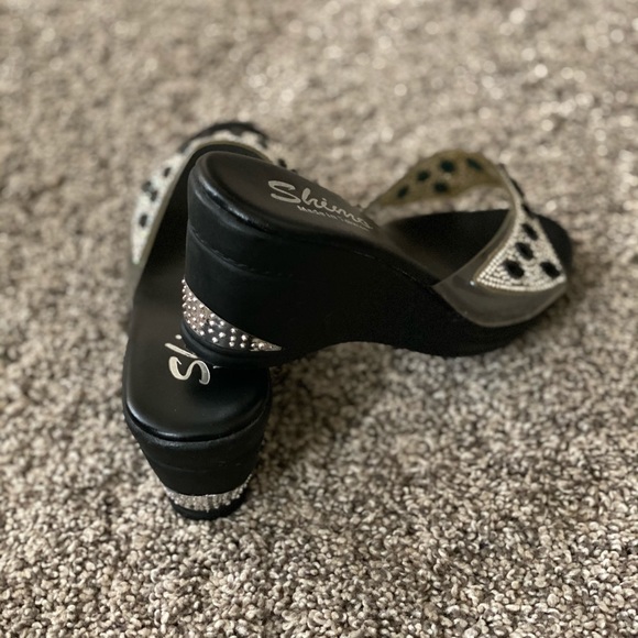 Shoes - Picture 3 of 5